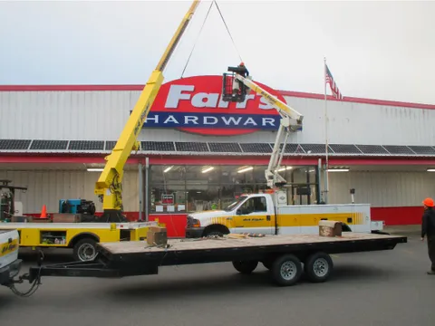 Farr's Hardware — Coos Bay, OR — Art Signs, Inc.
