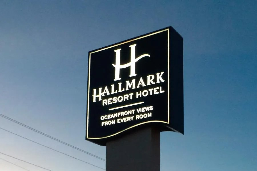 Hallmark Resort Hotel — Coos Bay, OR — Art Signs, Inc.
