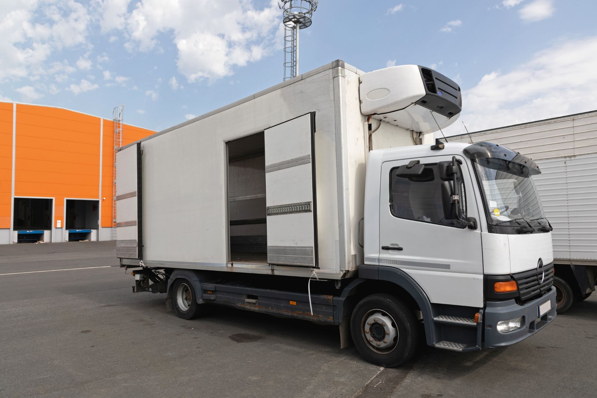 camion con cella frigorifera