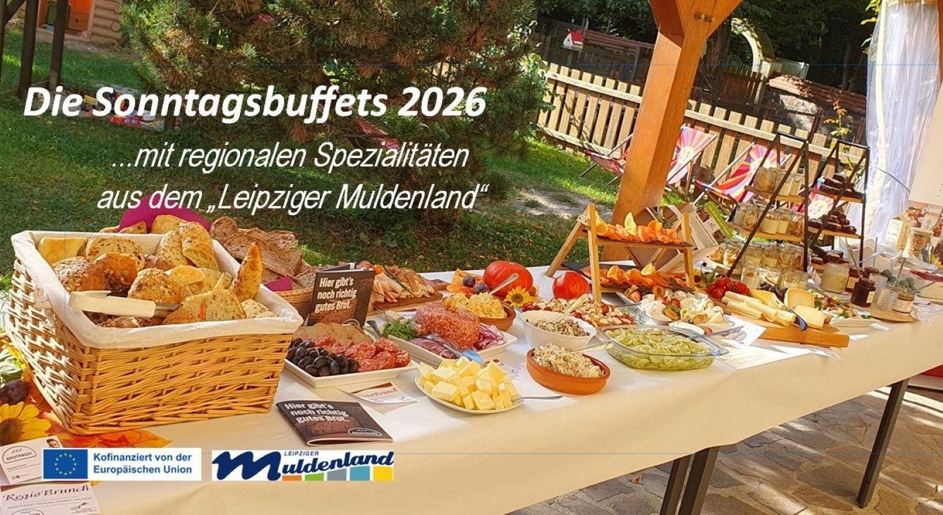 Frühstücksbuffet im Freien mit großem Brotkorb, Käse, Wurst von regionalen Anbietern aus der LEIPZIG
