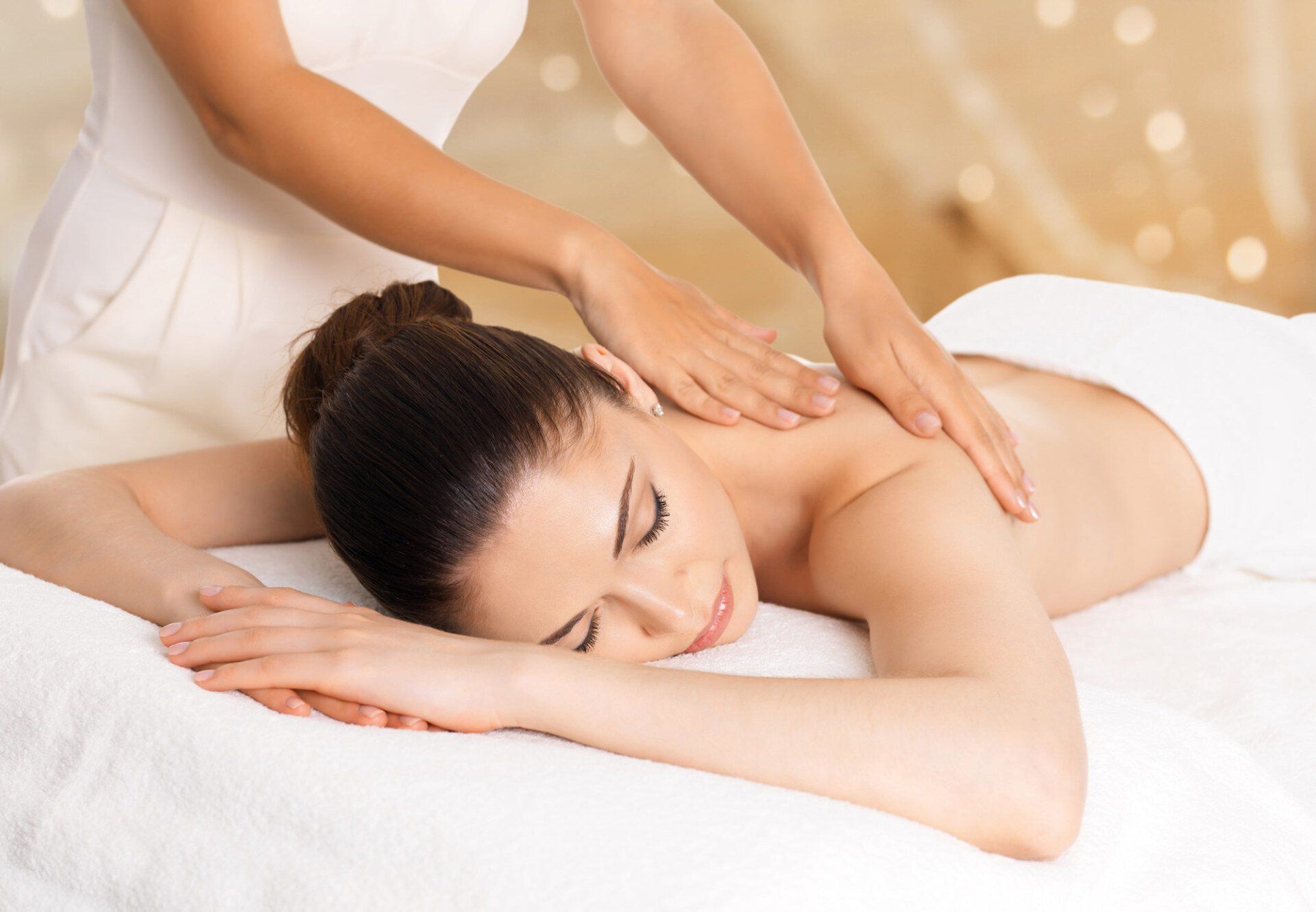Massage Therapist — Pinecrest, FL — Beacon Hypnotherapy Institute Massage Therapist — Pinecrest, FL — Beacon Hypnotherapy Institute