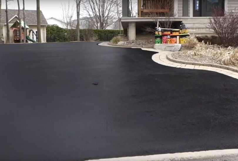 Seal coating – asphalt rejuvenation