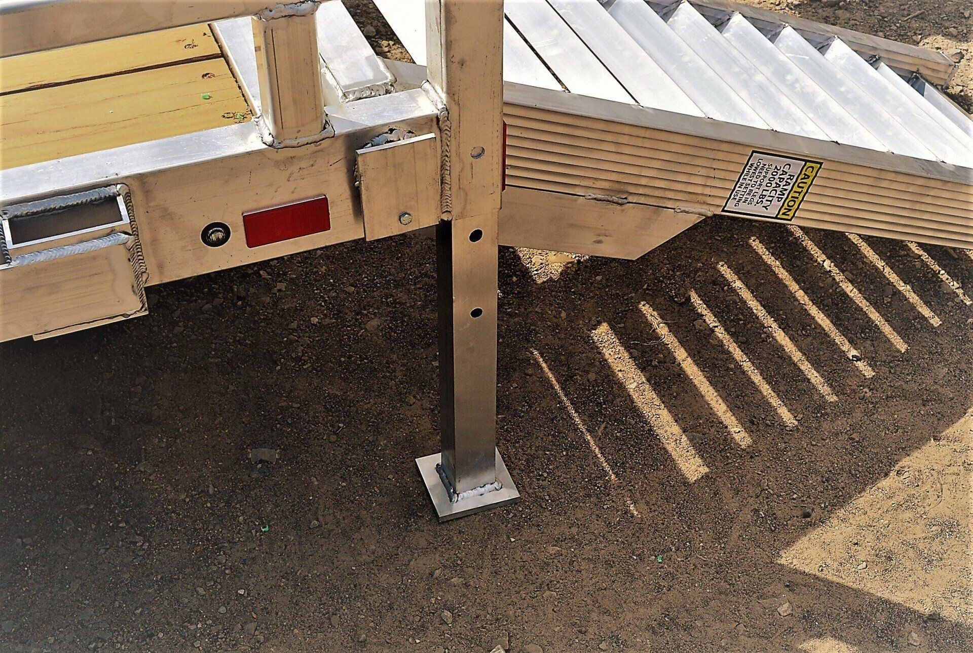 drop pad stabilizer on trailer