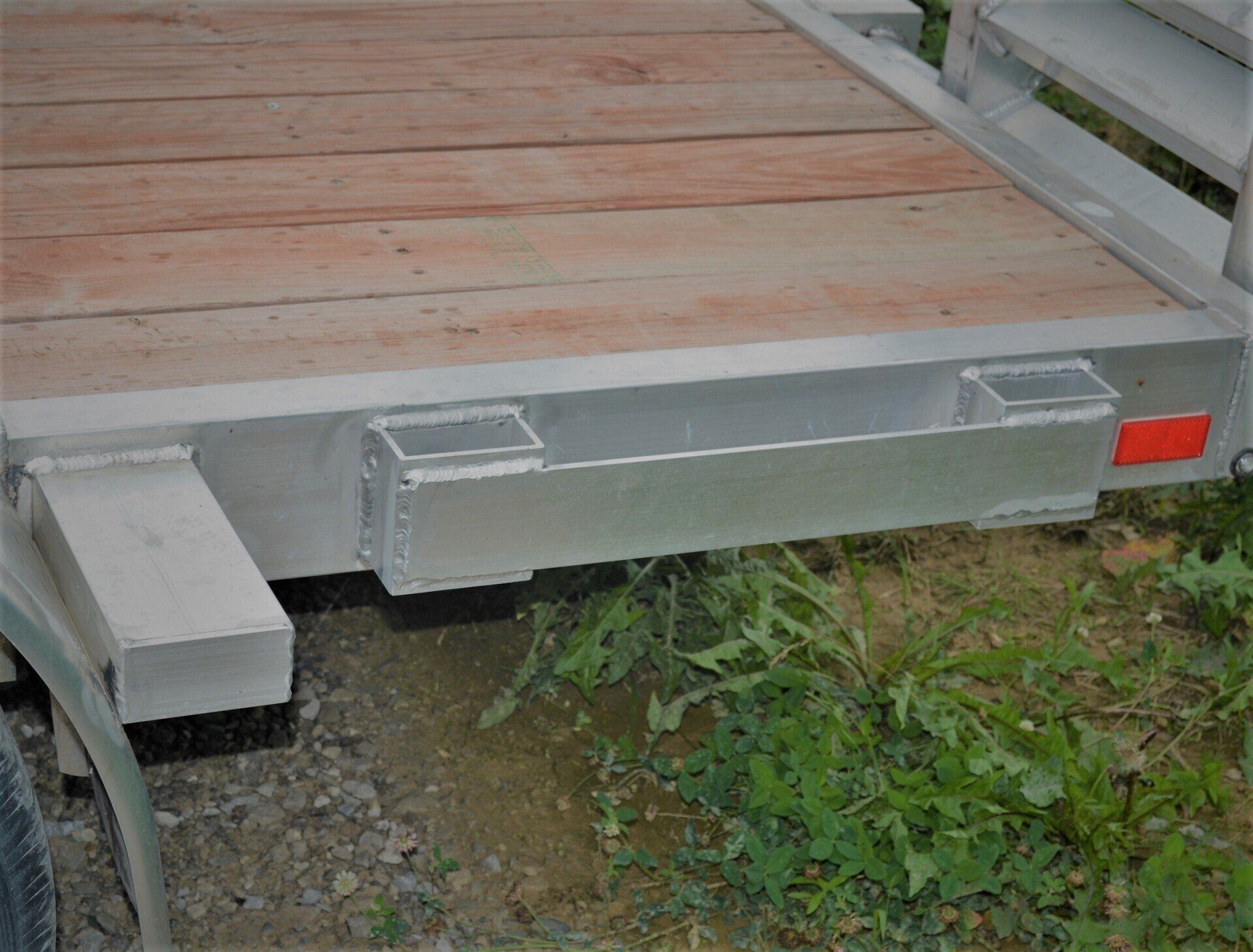 rub rails and stake pockets