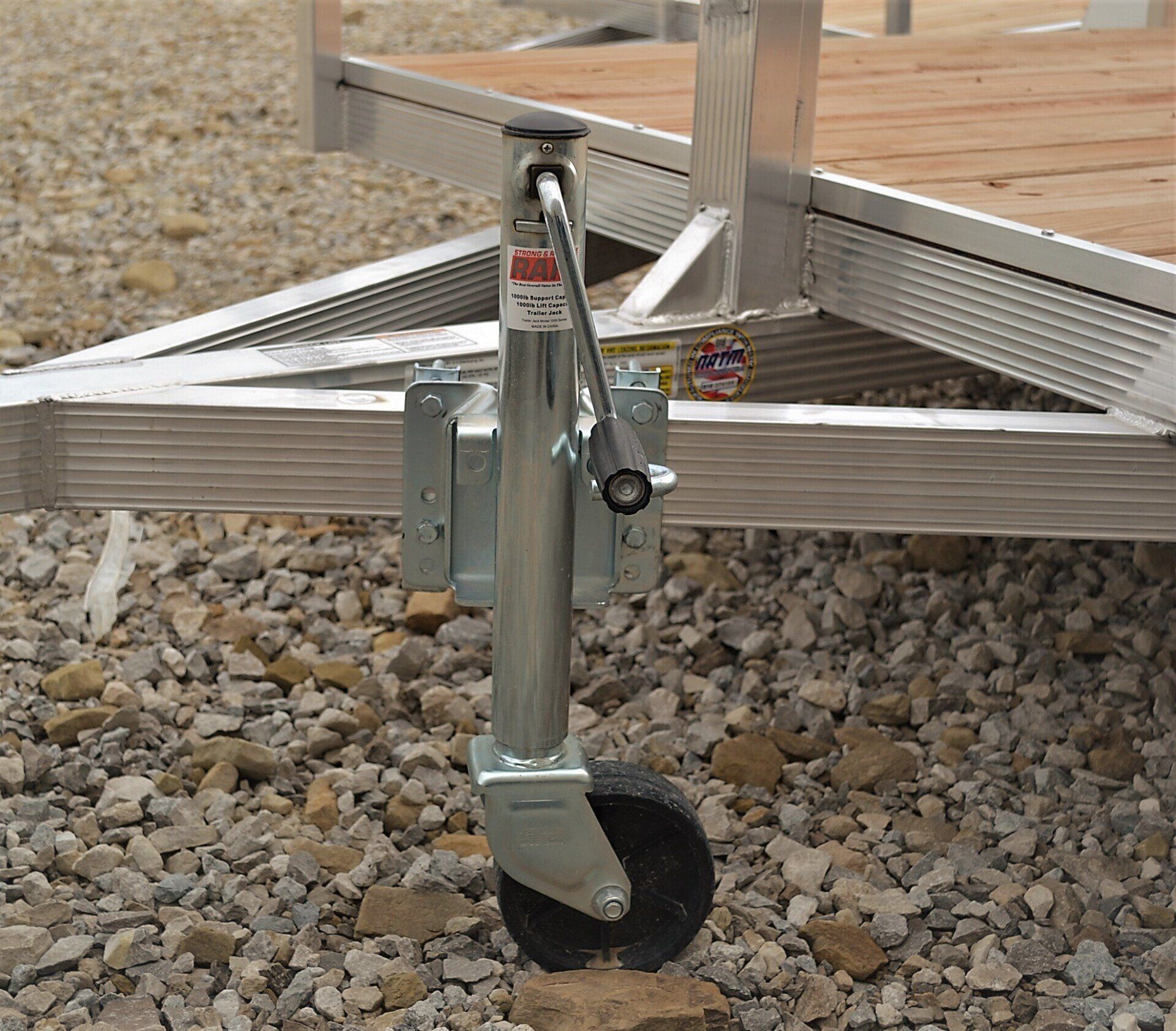 utility trailer with swivel tongue jack