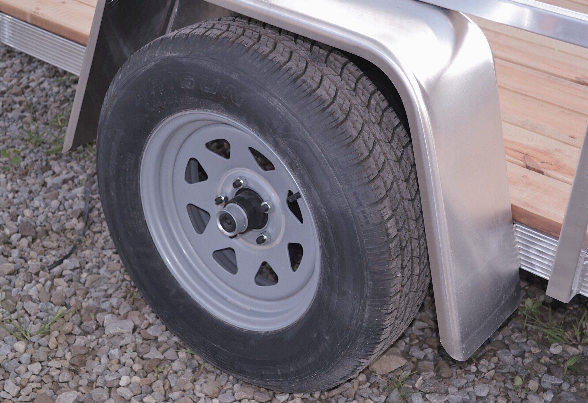 spring loaded trailer ramp latch