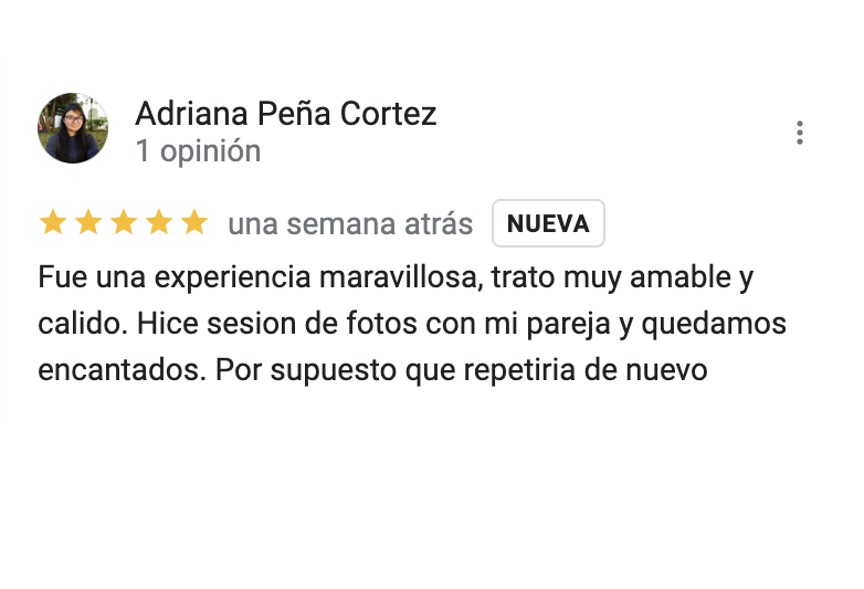 Una reseña de 5 estrellas que dice: "Fue una experiencia maravillosa. Trato muy amable y cálido"