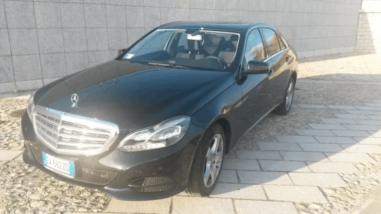 Mercedes nera