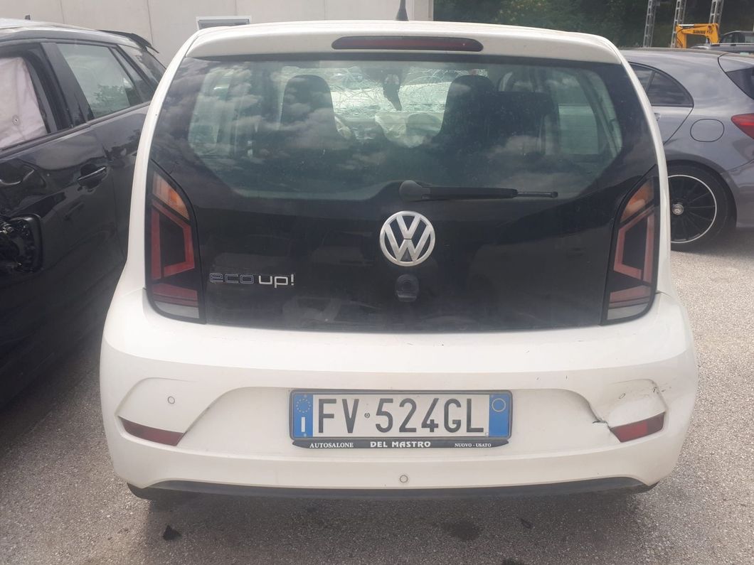 macchina bianca