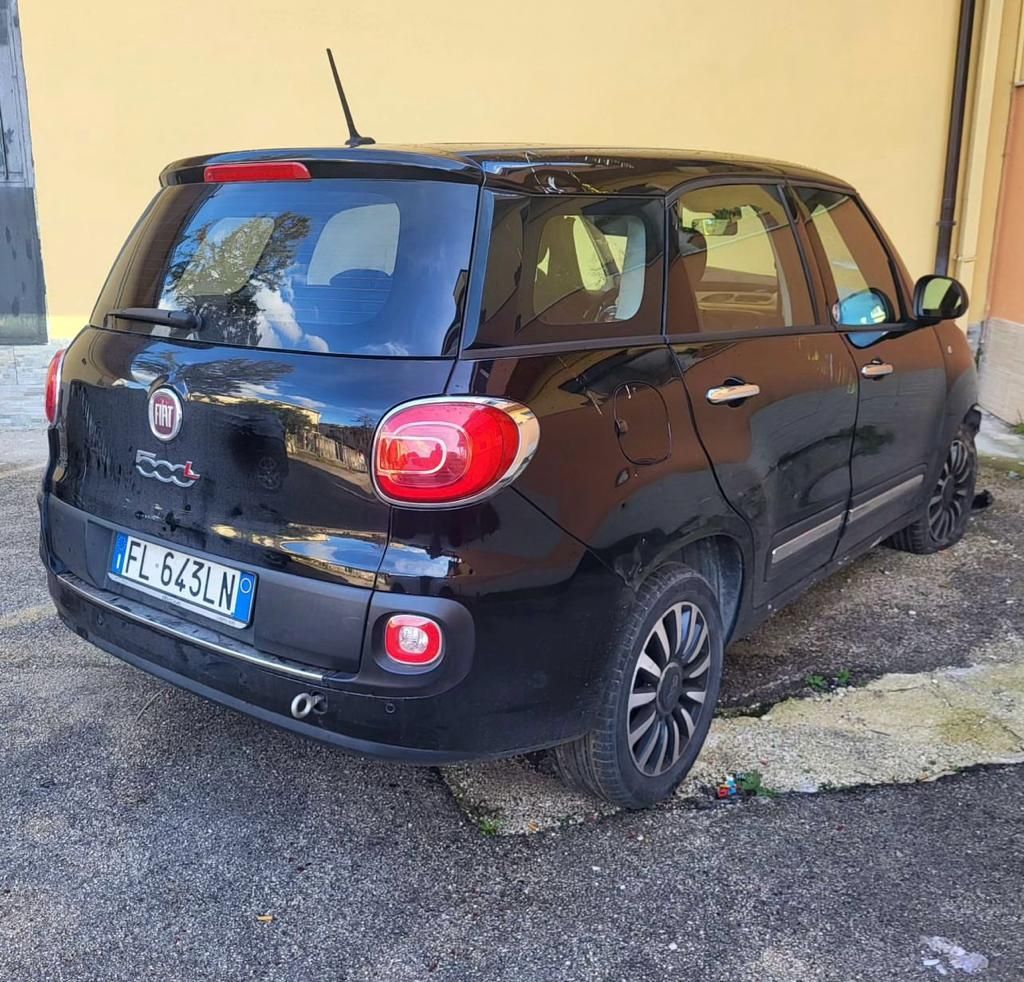 macchina nera