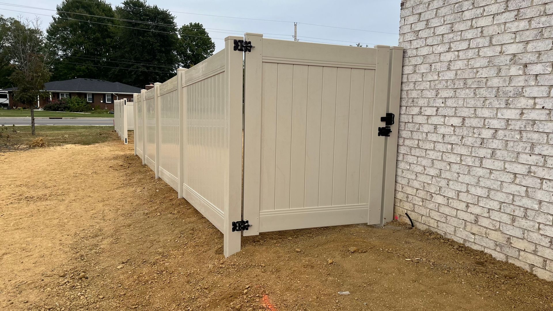 vinyl fencing