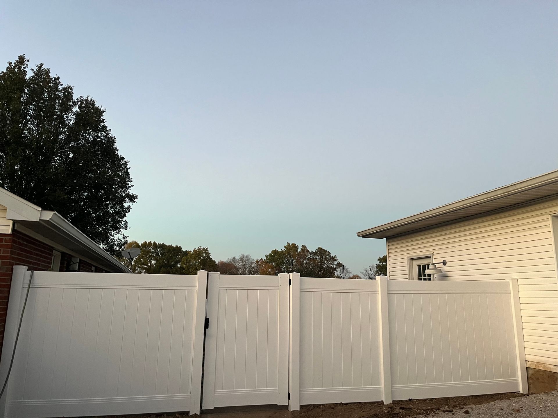 vinyl fencing