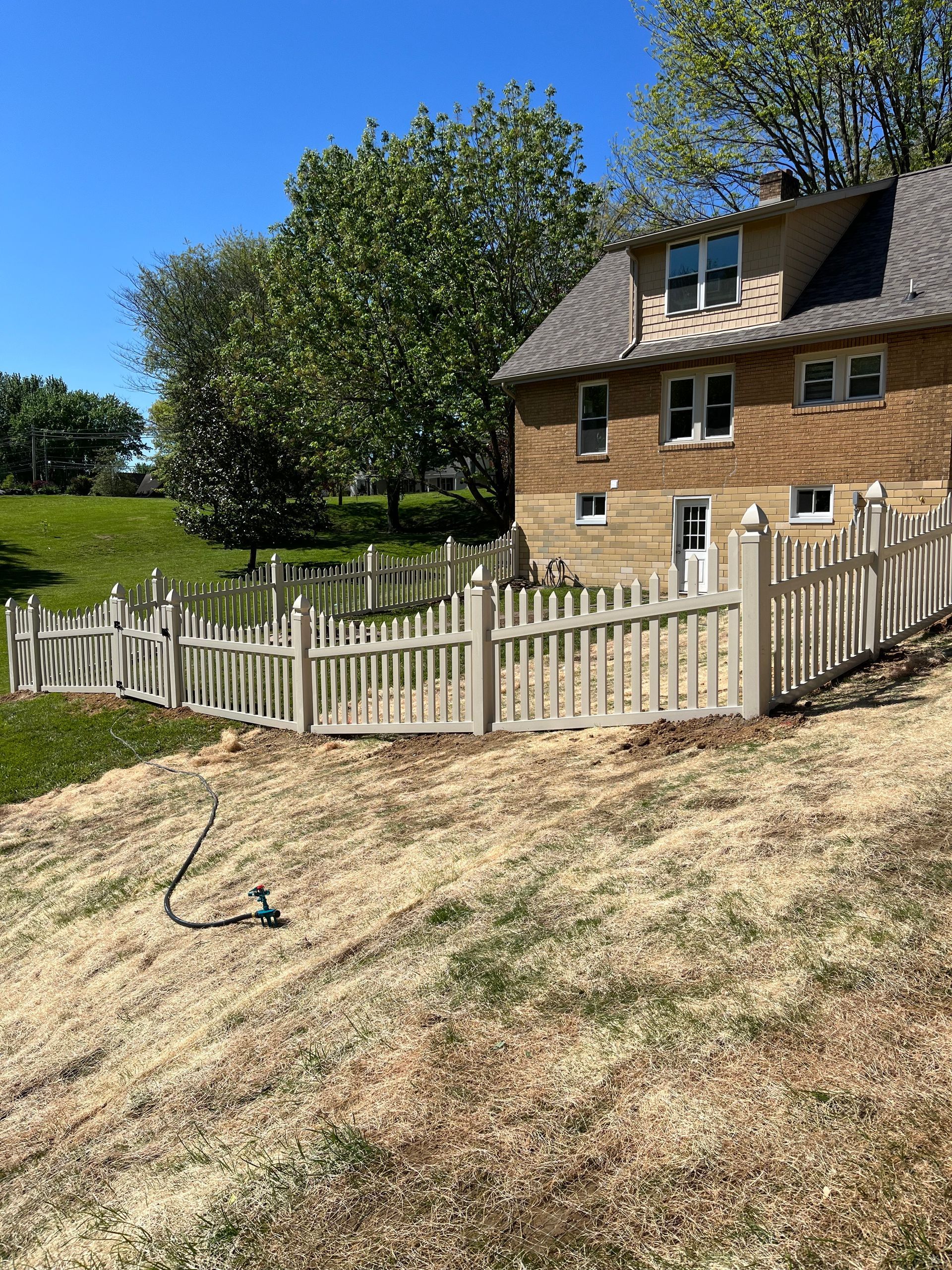 vinyl fencing