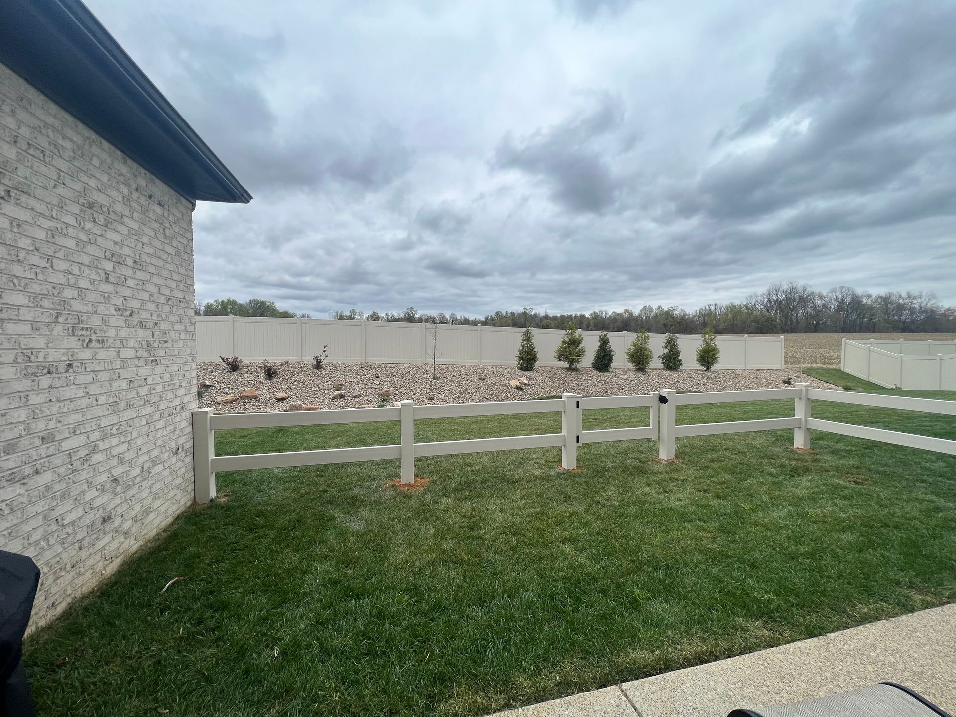 vinyl fencing