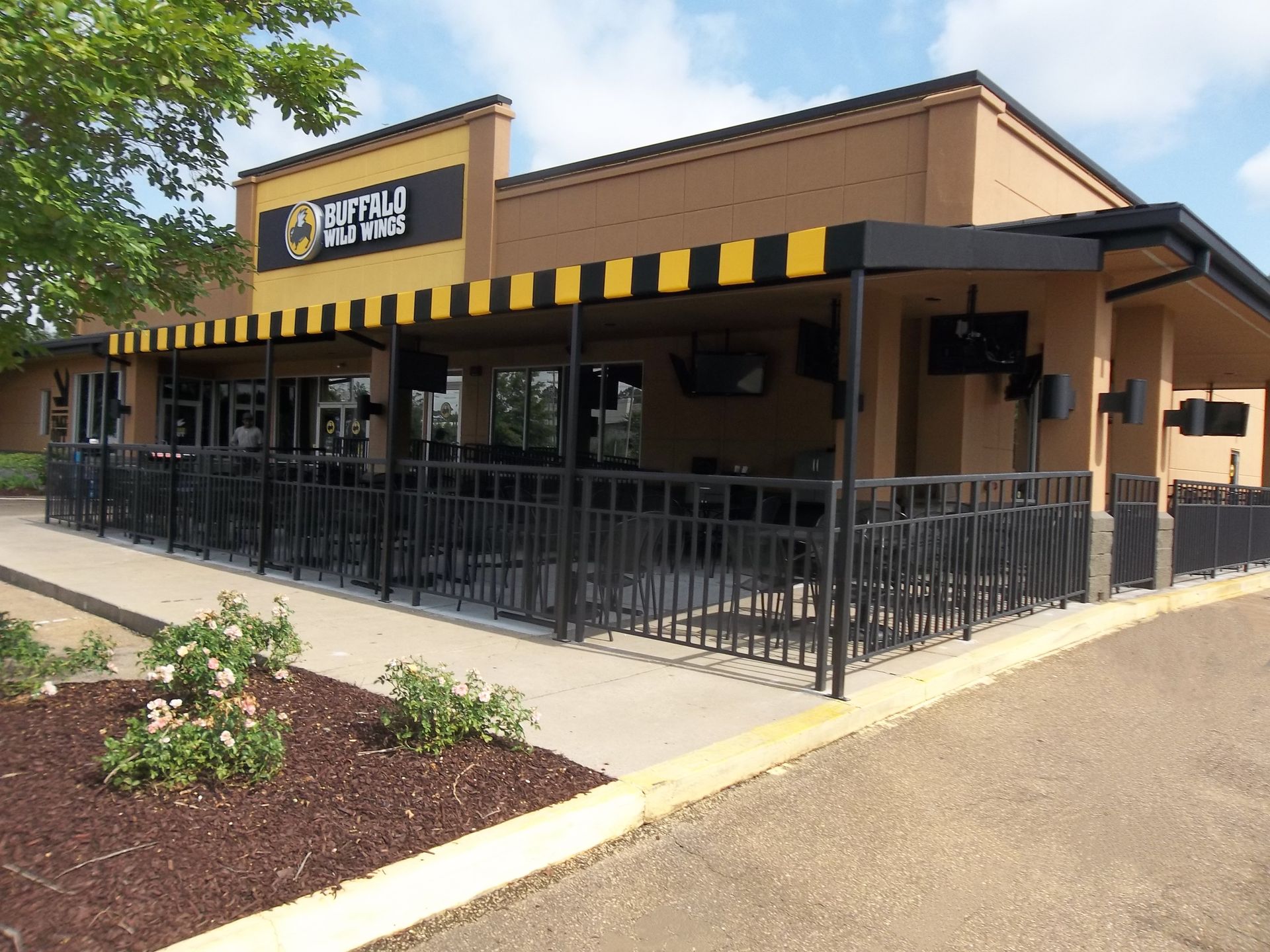 Awnings & Screens Jackson, MS French Awning & Screens co