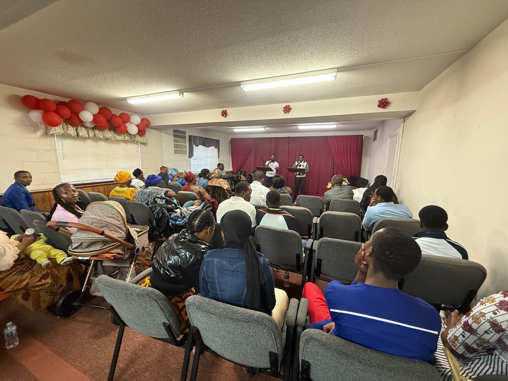Congolese Church worships!