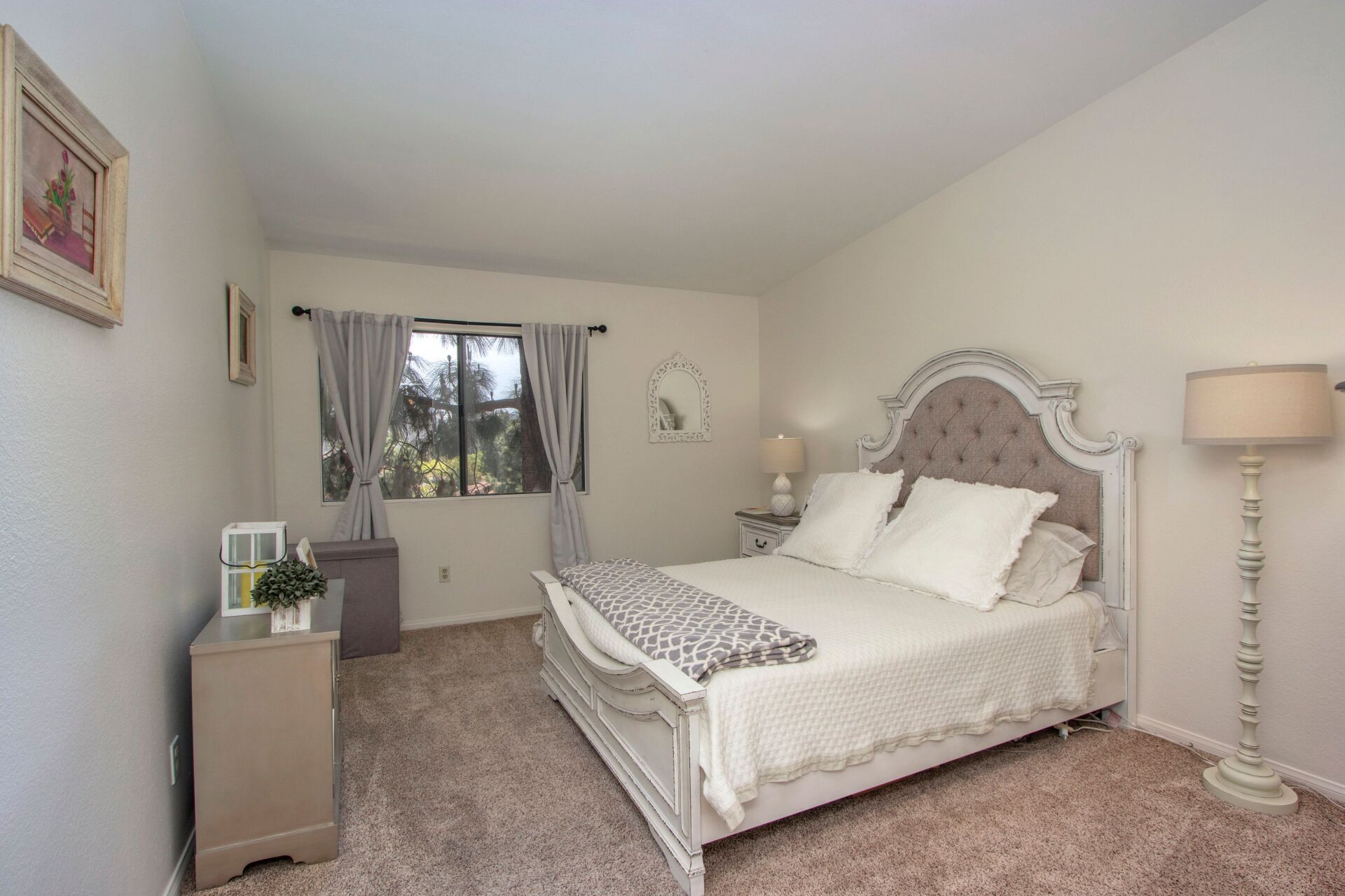 Bernardo Greens  bedroom