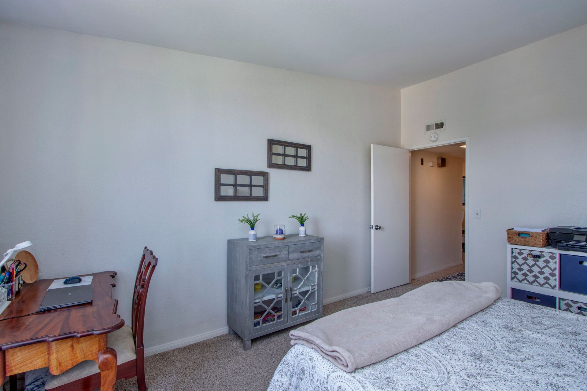 Bernardo Greens bedroom