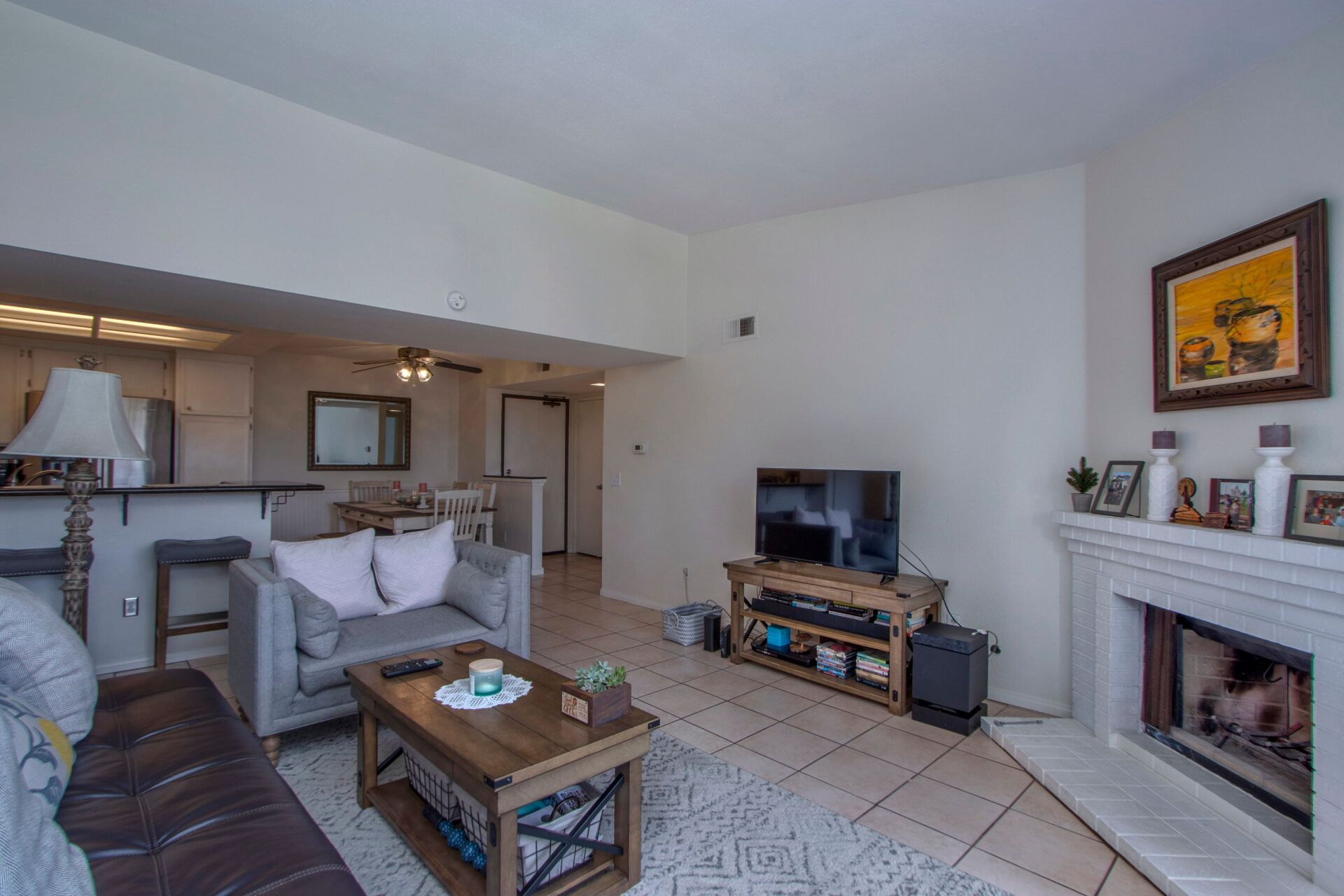 Bernardo Greens living room