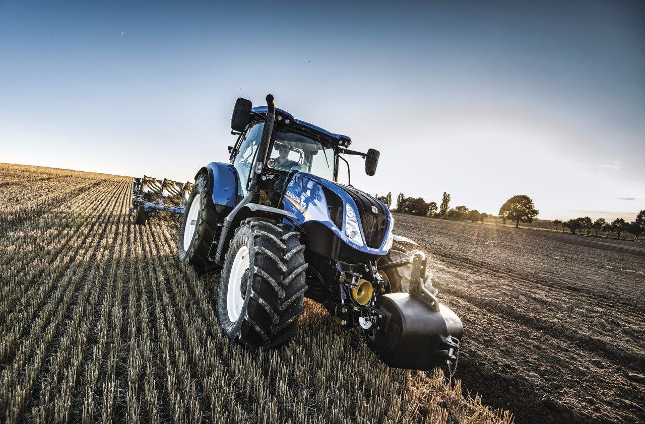 New Holland Schlepper, Pflug