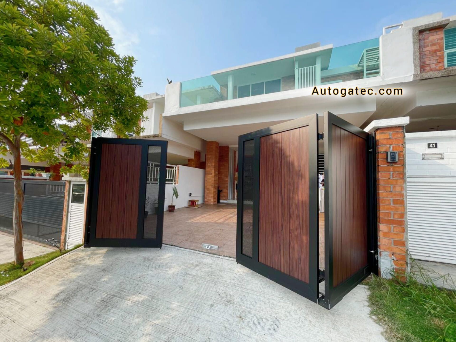 Swing Gate System