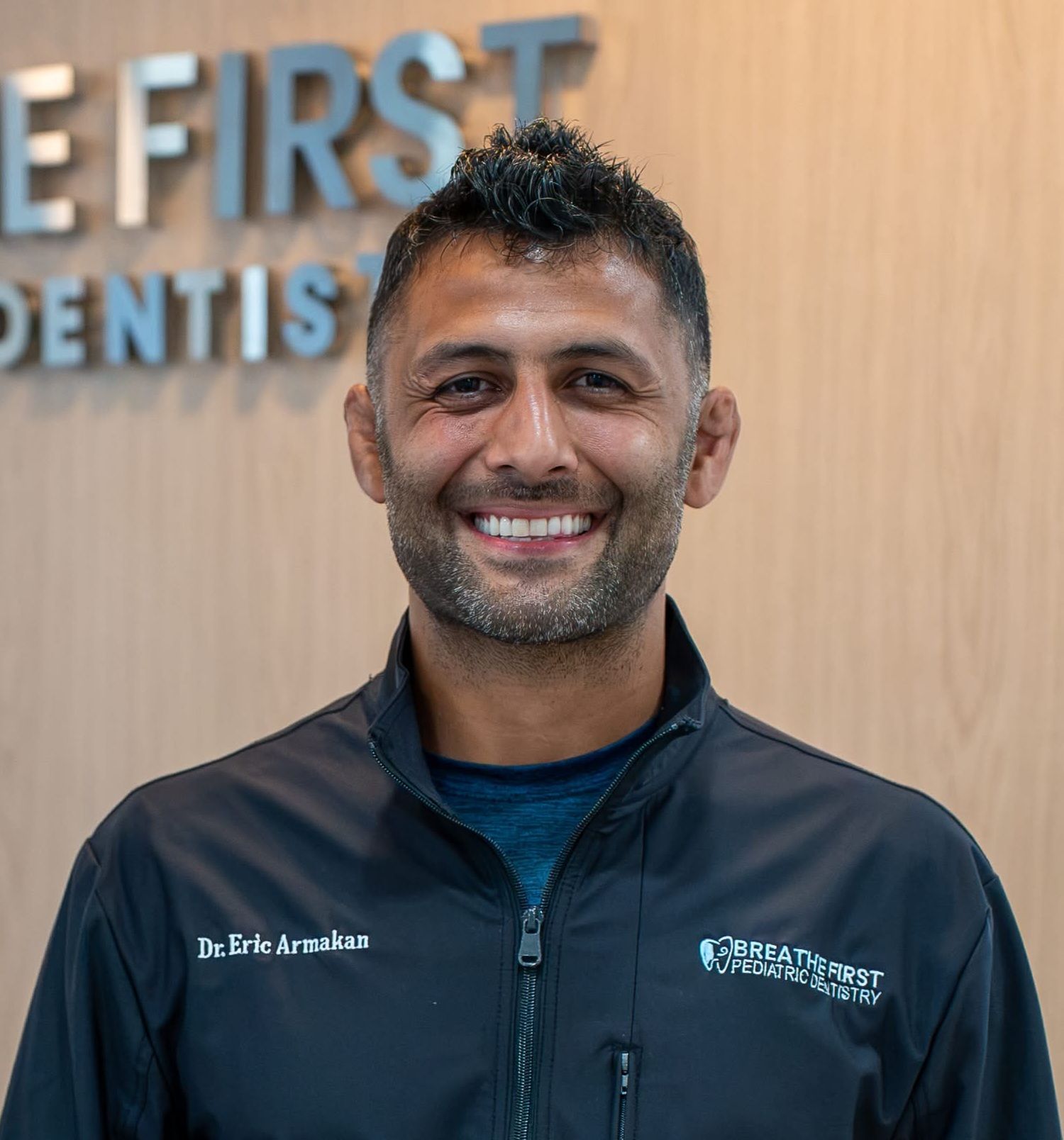 Dr Eric Armakan