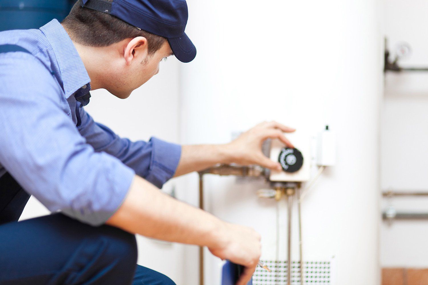 Man Checking the Water System - Plumber in East Tamworth, NSW