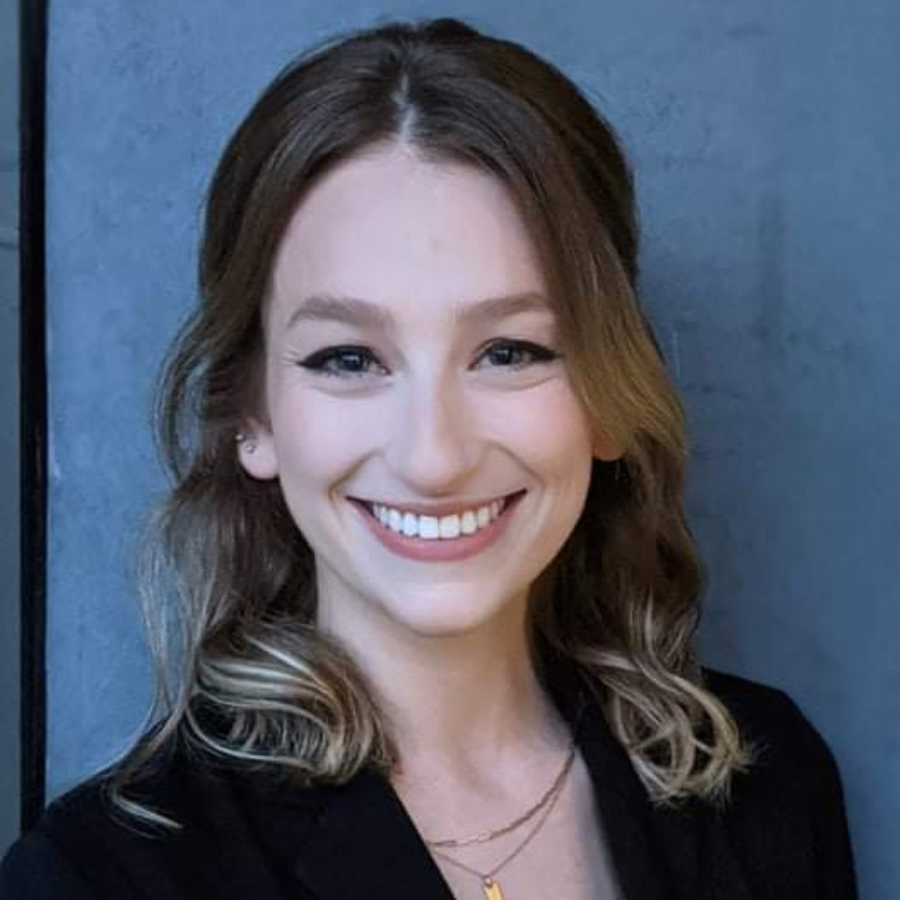 Headshot of Nikki Lewis Simon