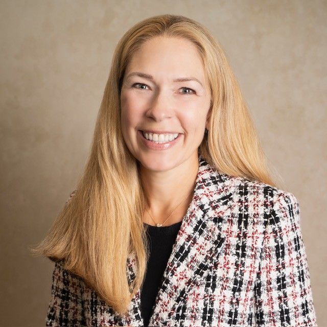 Headshot of Dawn Andrews.