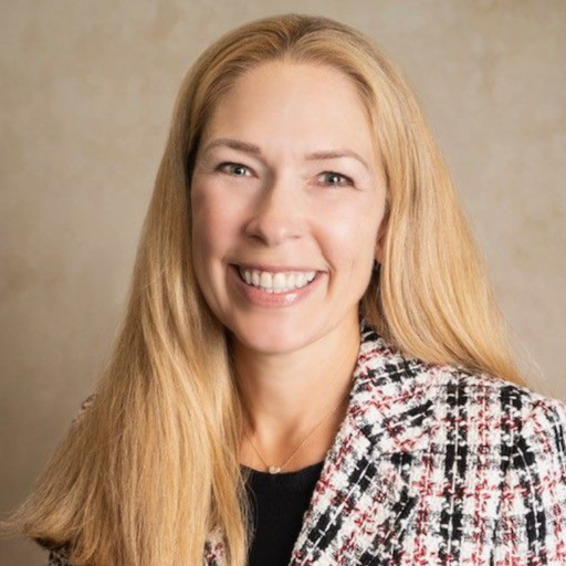 Headshot of Dawn Andrews.