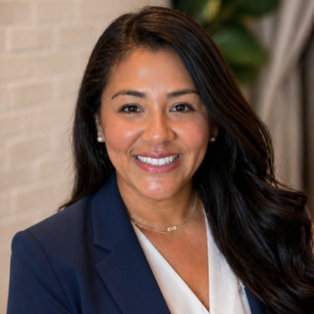 Headshot of Alejandra Lara. 