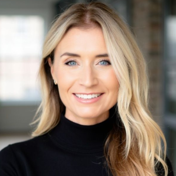 Headshot of Wendy Tamis Robbins. 