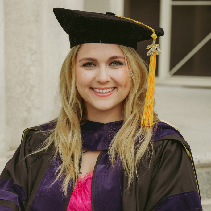 Headshot of Katie Jett.