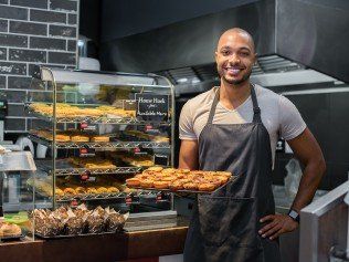 Smiling-black-baker-with-apron
