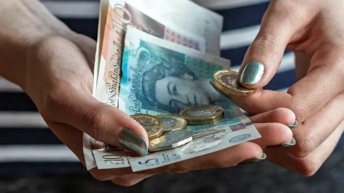 Pawnbroking - Flyde, Lancashire - Uncles Pawnbrokers - Cash 20 pound notes