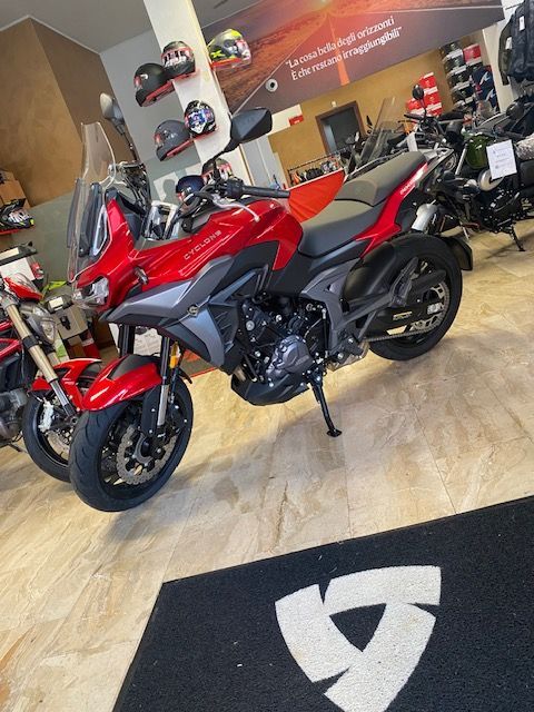 moto nuova