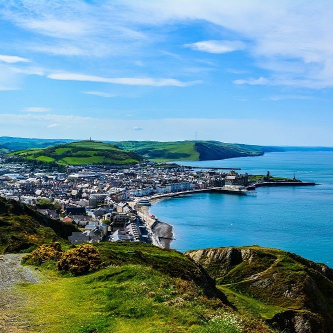 DISCOVER THE CHARM OF WEST WALES: A COASTAL AND CULTURAL SUMMER ESCAPE 