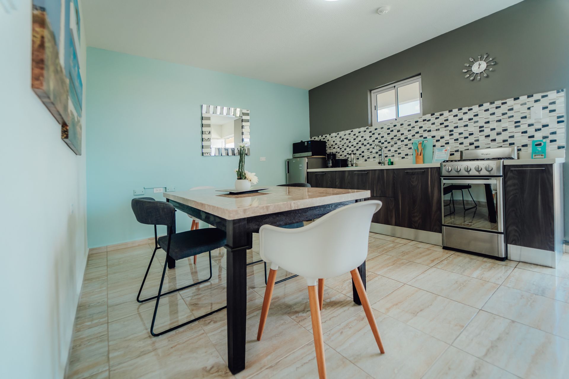 Comedor y cocina del  Apartamento para parejas