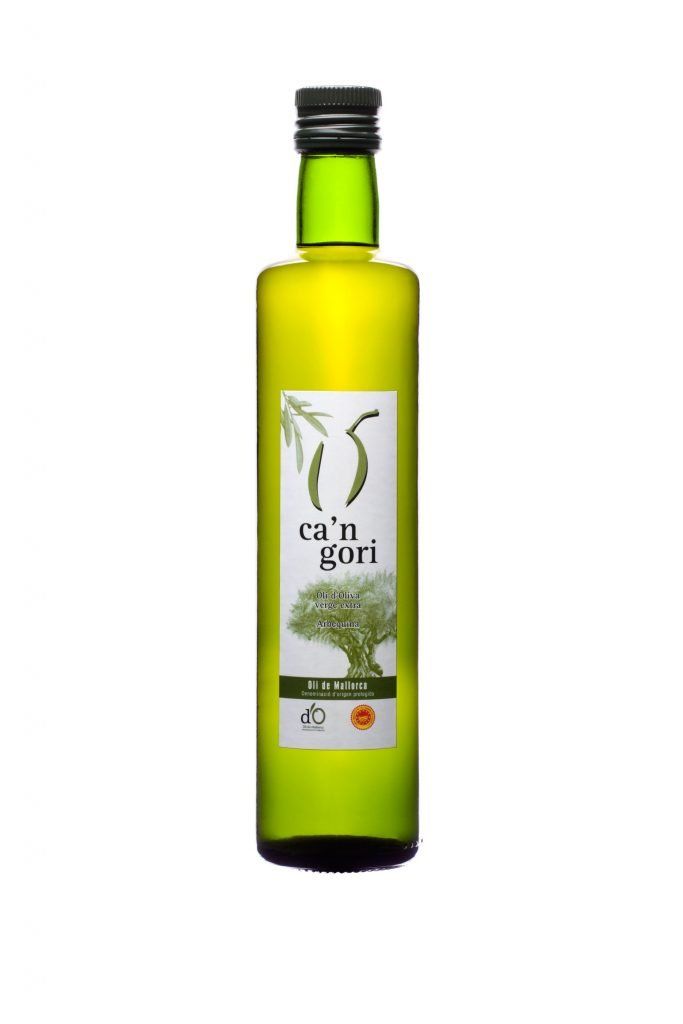 Una botella de aceite de oliva Gori con etiqueta blanca.