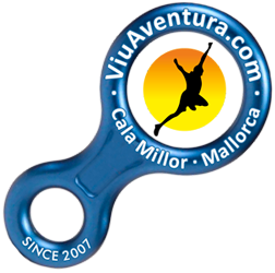 Un logotipo azul para viuaventura.com con la silueta de una persona.