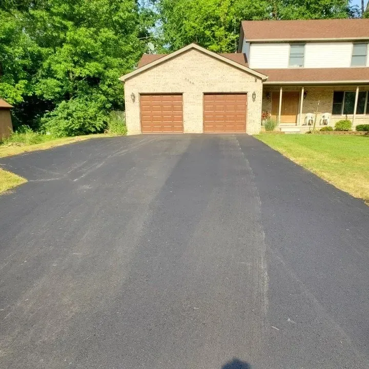 Driveway asphalt paving, DJs Paving, asphalt paving company, Canton, MI.