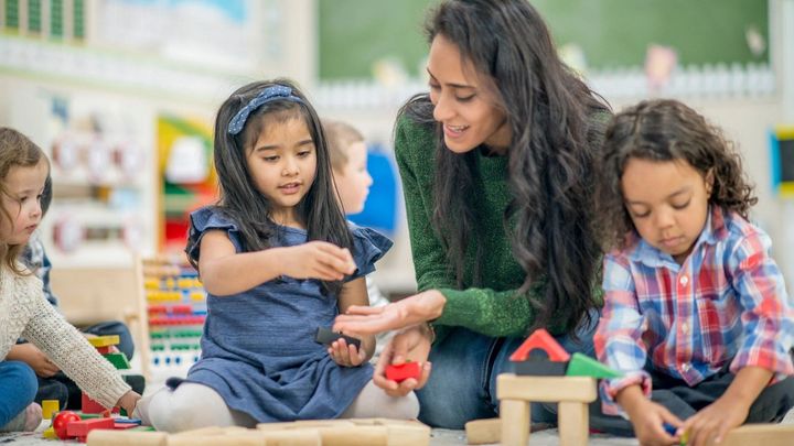 aba specialist working with children