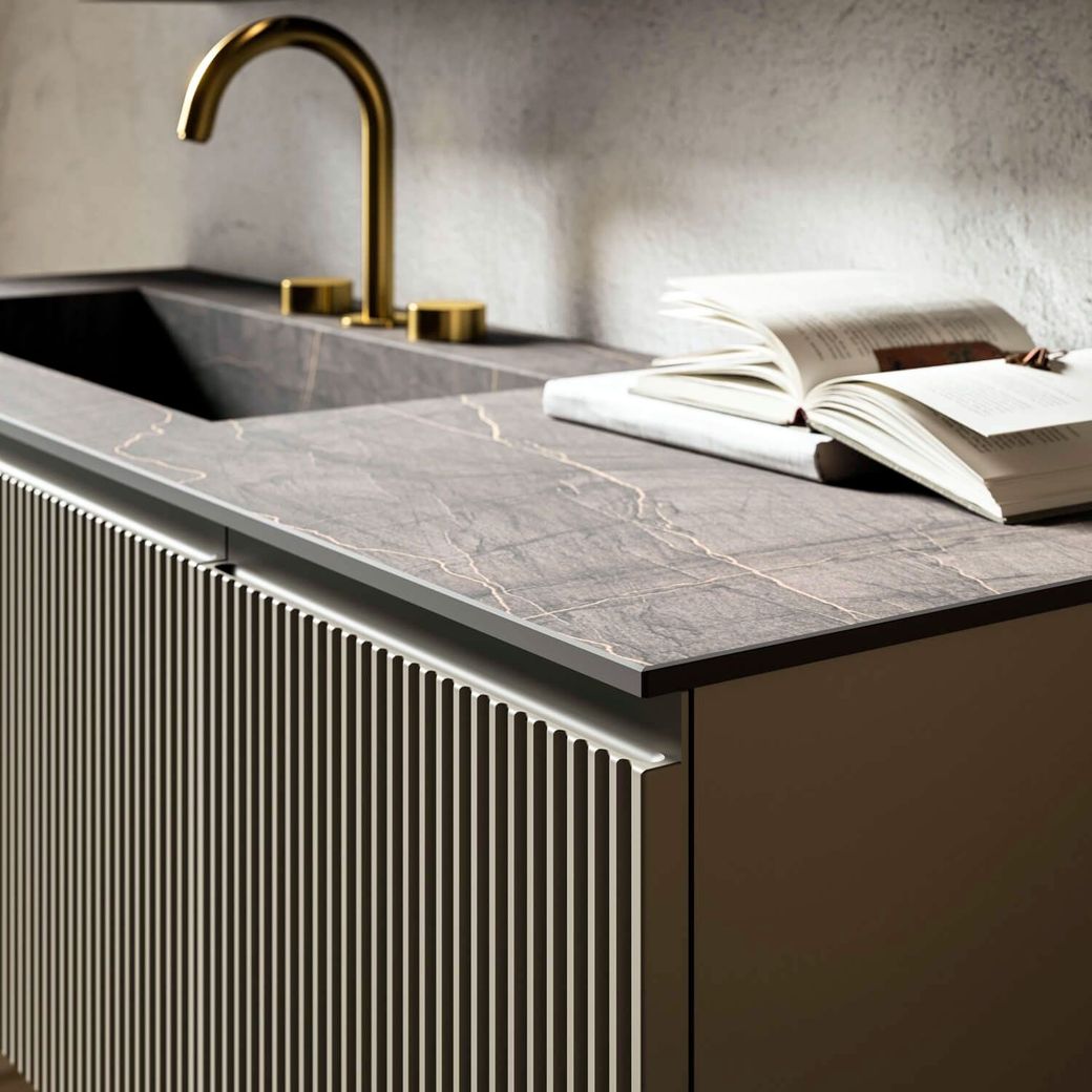 bagno con rubinetteria