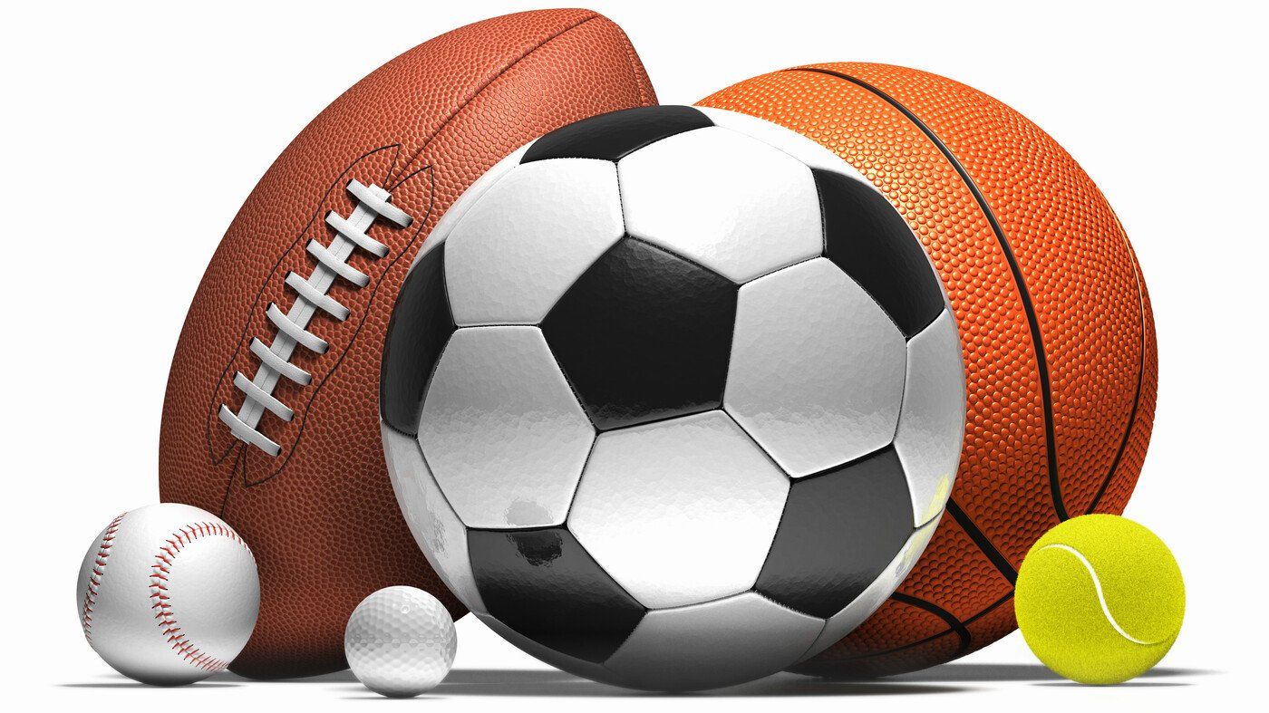 Sportballen: voetbal, basketbal, honkbal, golfbal en tennisbal tegen een witte achtergrond.
