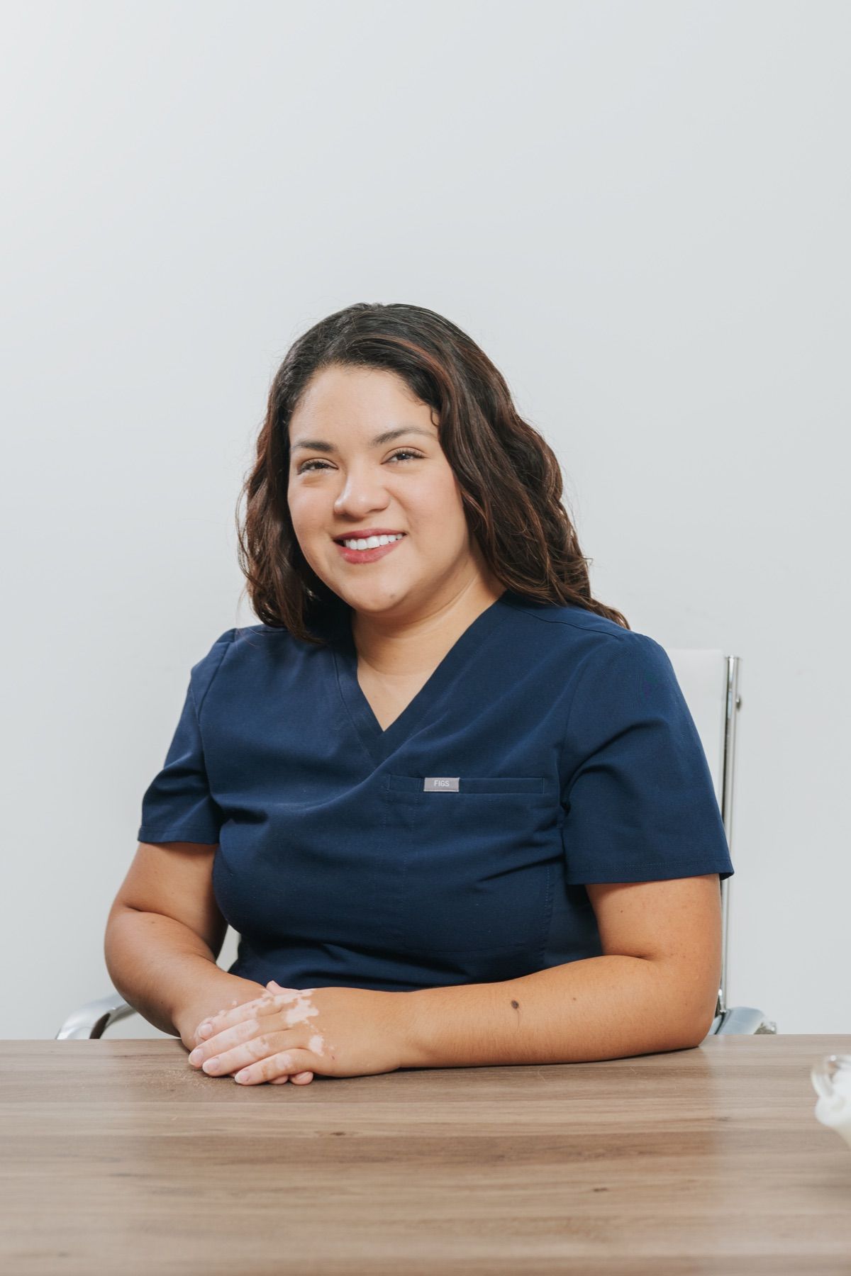 Dra. Gabriela Castillo en consulta de otoneurología para el diagnóstico del mareo crónico (PPPD) en Tijuana