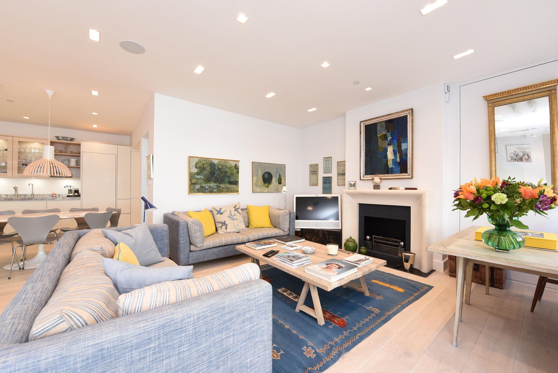 Luxury lounge room