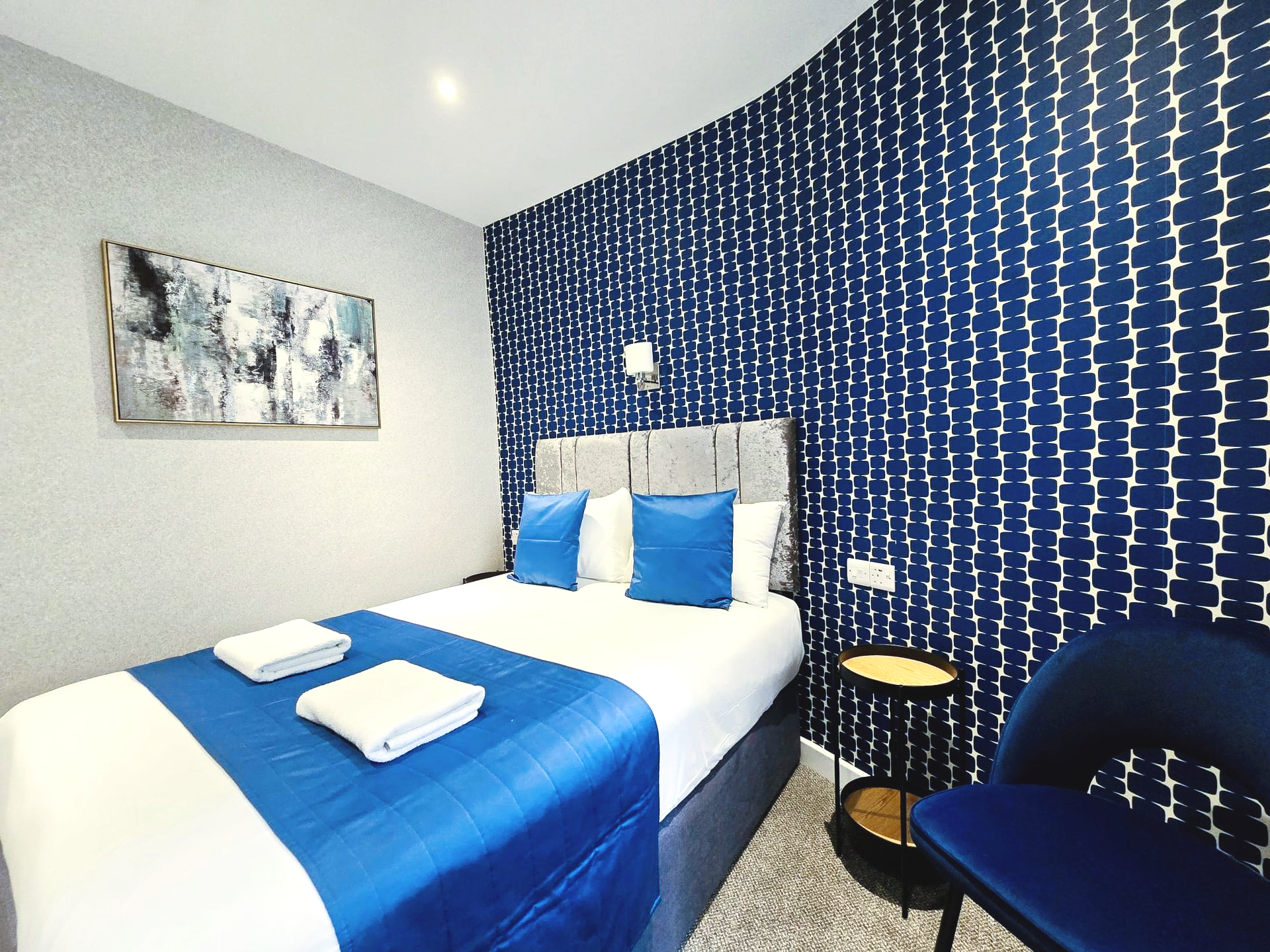 Double room, lower ground floor