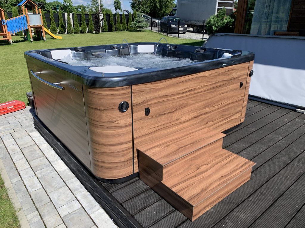 A walnut premium hot tub from hypa spa