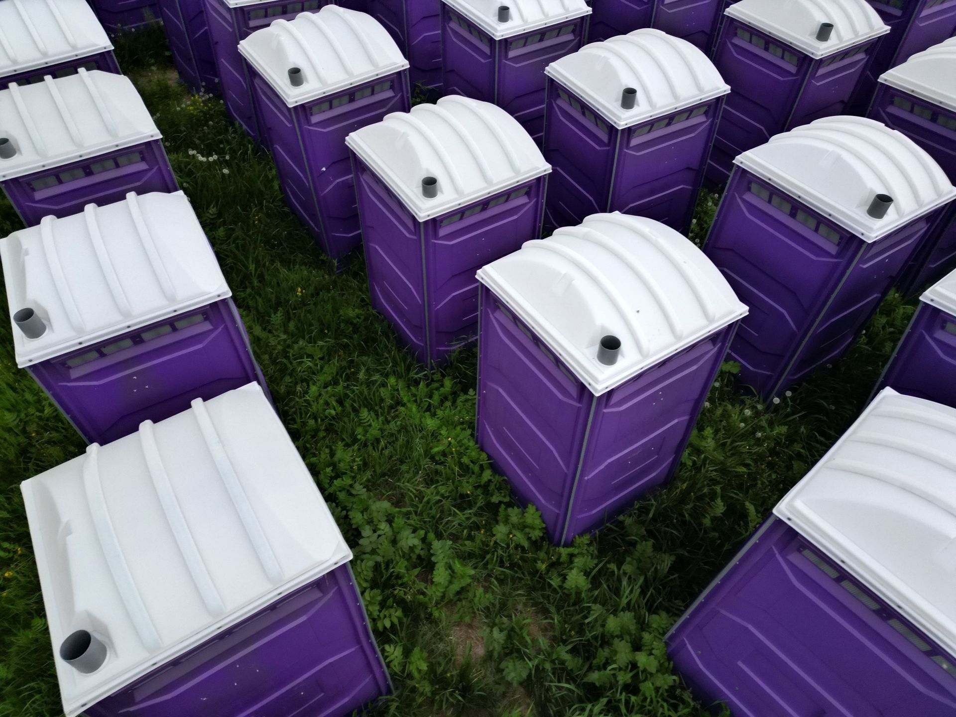 portable toilets for contractors