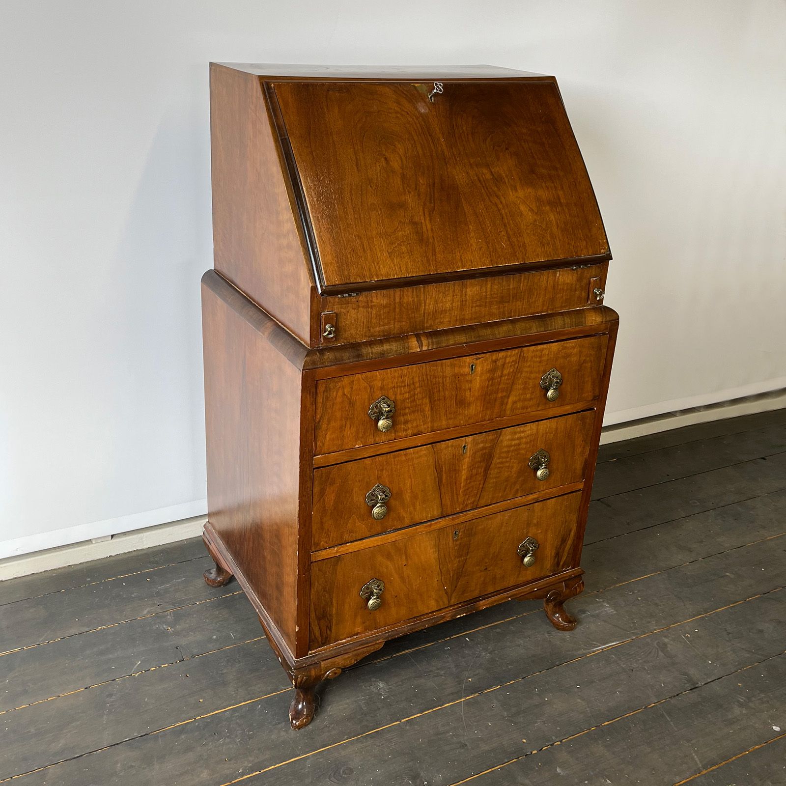 Damson Bureau in brown wood before upcycling